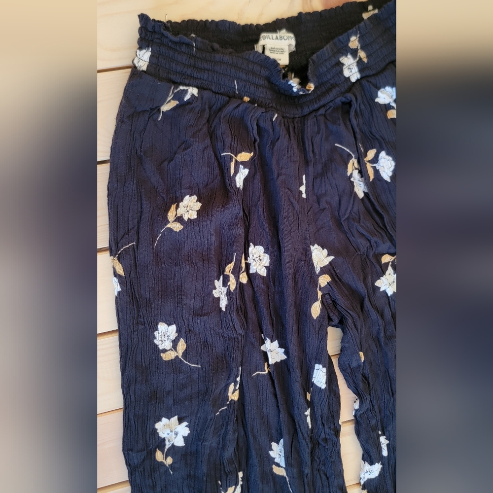 Women's Black Leg Wide Floral Pants S - Picture 2 of 12